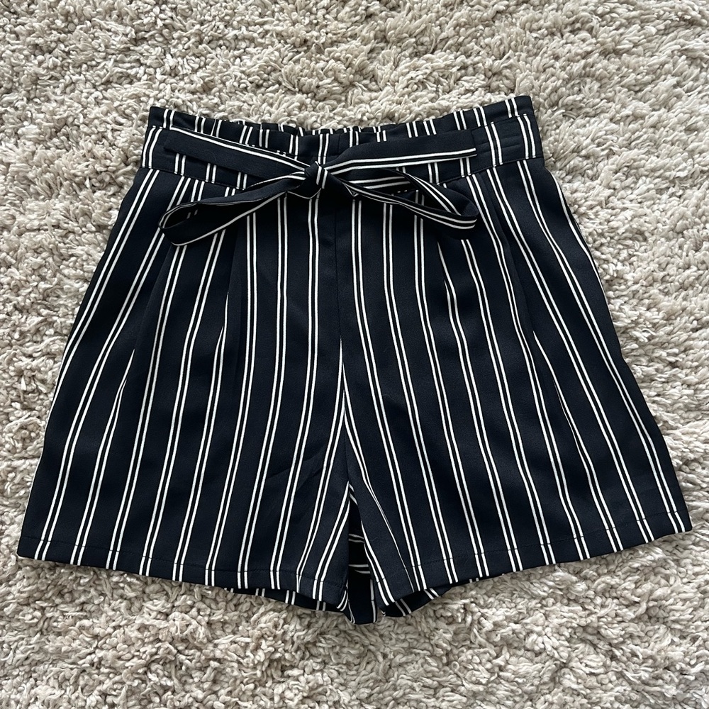 DR2 High Waist Flowy Striped Shorts, Size PXS, EUC
